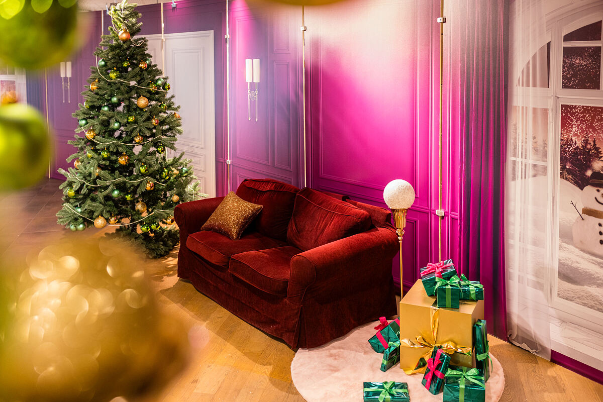 Bild 3 Gerngross Weihnachtsecke mit Couch 